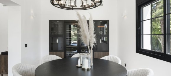 5 bedrooms Villa in Estepona, Spain No. 147364 14