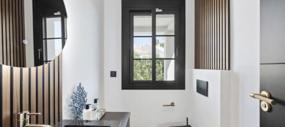 5 bedrooms Villa in Estepona, Spain No. 147364 26