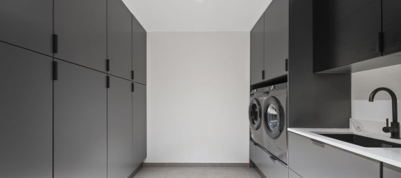 5 bedrooms Villa in Estepona, Spain No. 147364 31