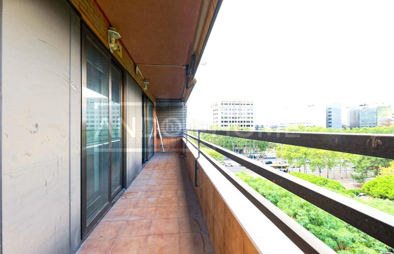 Квартира с 4 спальнями в Барселона, Испания № 264633