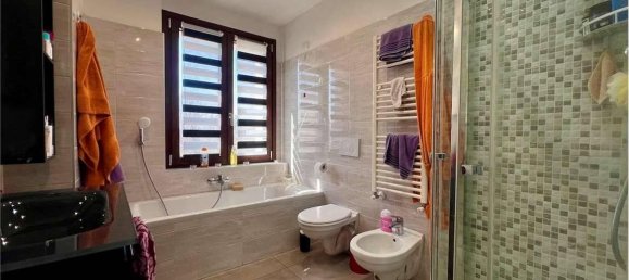 Villa de 5 habitaciónes en Sangiano, Italy No. 41617 15