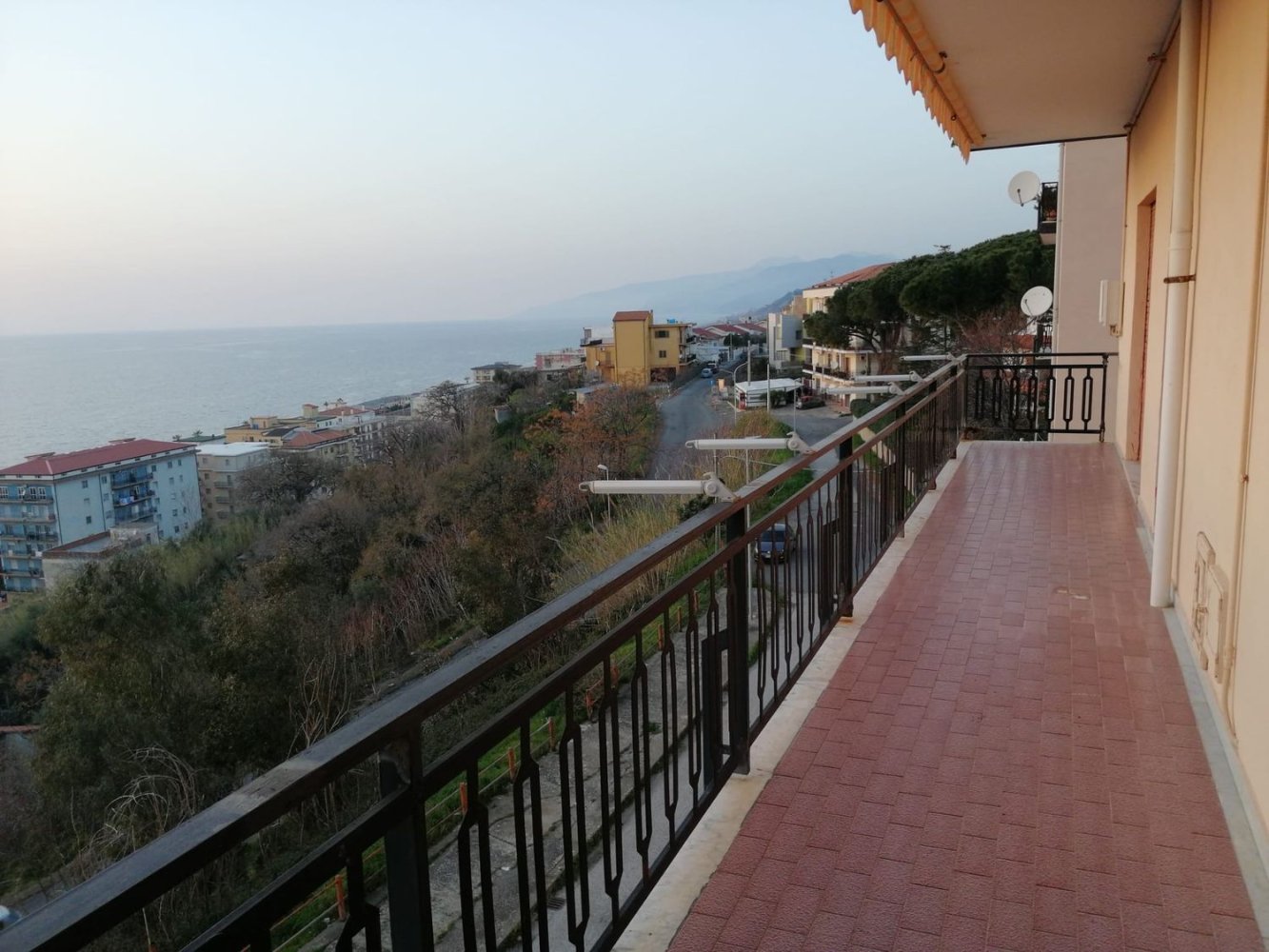 5 bedrooms Apartment in Paola, Italy No. 311615