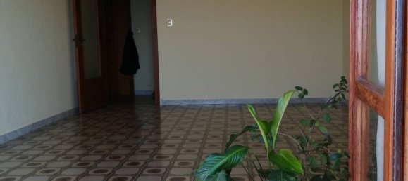 5 bedrooms Apartment in Paola, Italy No. 311615 2