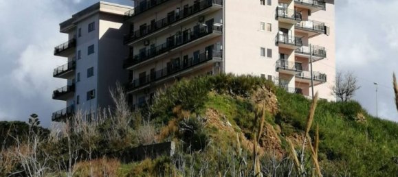 5 bedrooms Apartment in Paola, Italy No. 311615 3