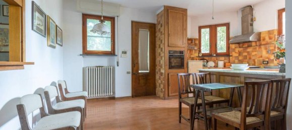 9 rooms Villa in Pisa, Italy No. 155841 3