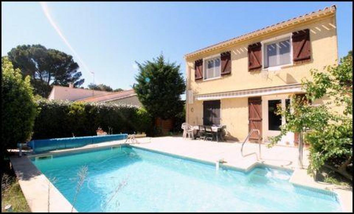 4 bedrooms House in Lambesc, France No. 10721