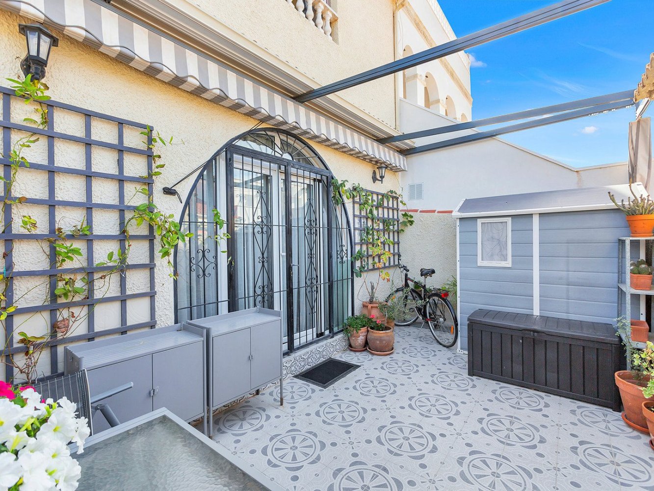 4 غرف نوم منزل في Torrevieja, Spain رقم 285231