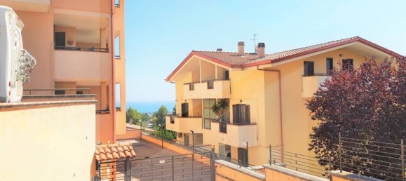 2 rooms Apartment in Montesilvano, Italy No. 27650 2