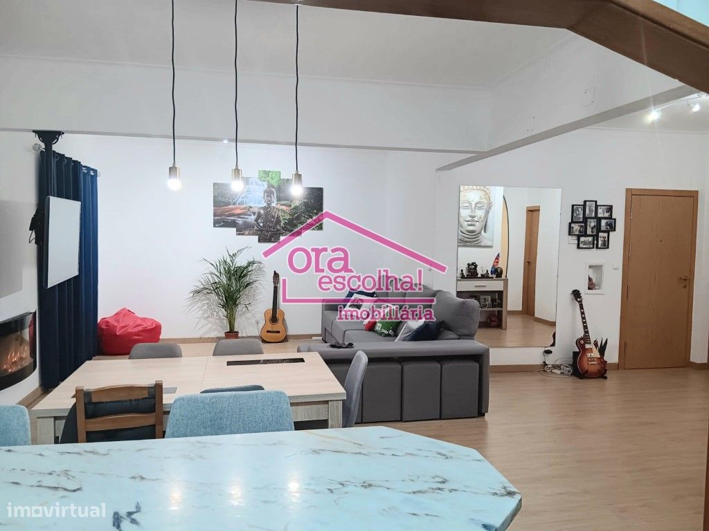 3 bedrooms Apartment in Almada, Portugal No. 156127