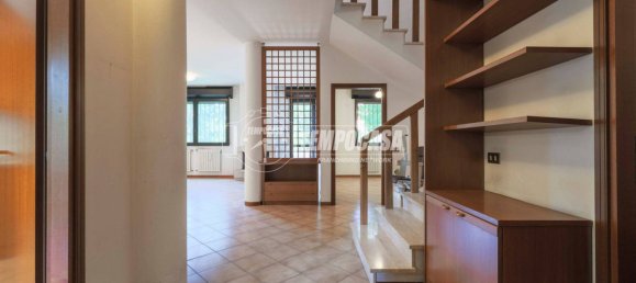 4 bedrooms House in Anzola dell'Emilia, Italy No. 307084 3