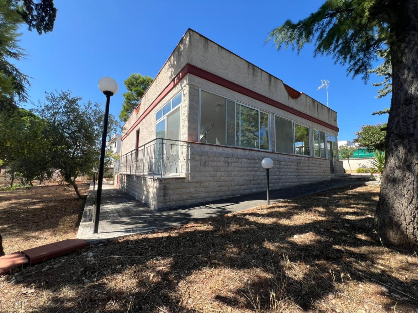 Вилла с 4 спальнями в Трани, Италия № 321162