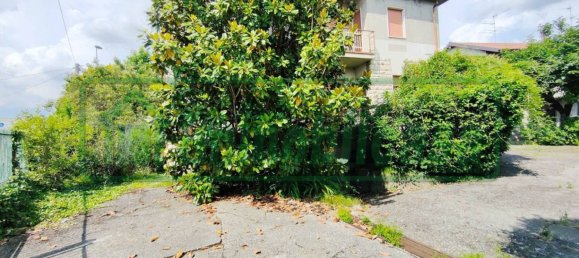 3 bedrooms Villa in Seriate, Italy No. 111692 9