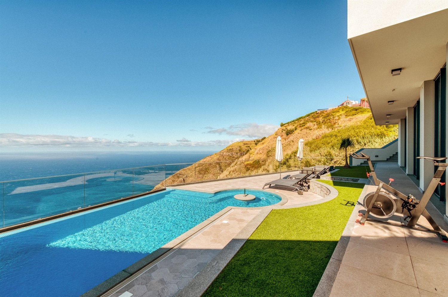 3 bedrooms Villa in Calheta, Portugal No. 137704