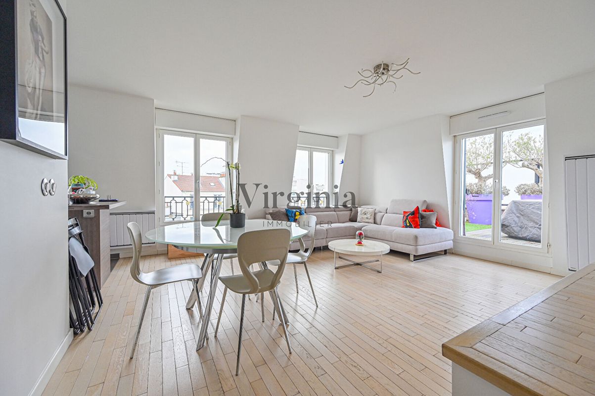 Dúplex de 3 dormitorios en Charenton-le-Pont, France No. 149572