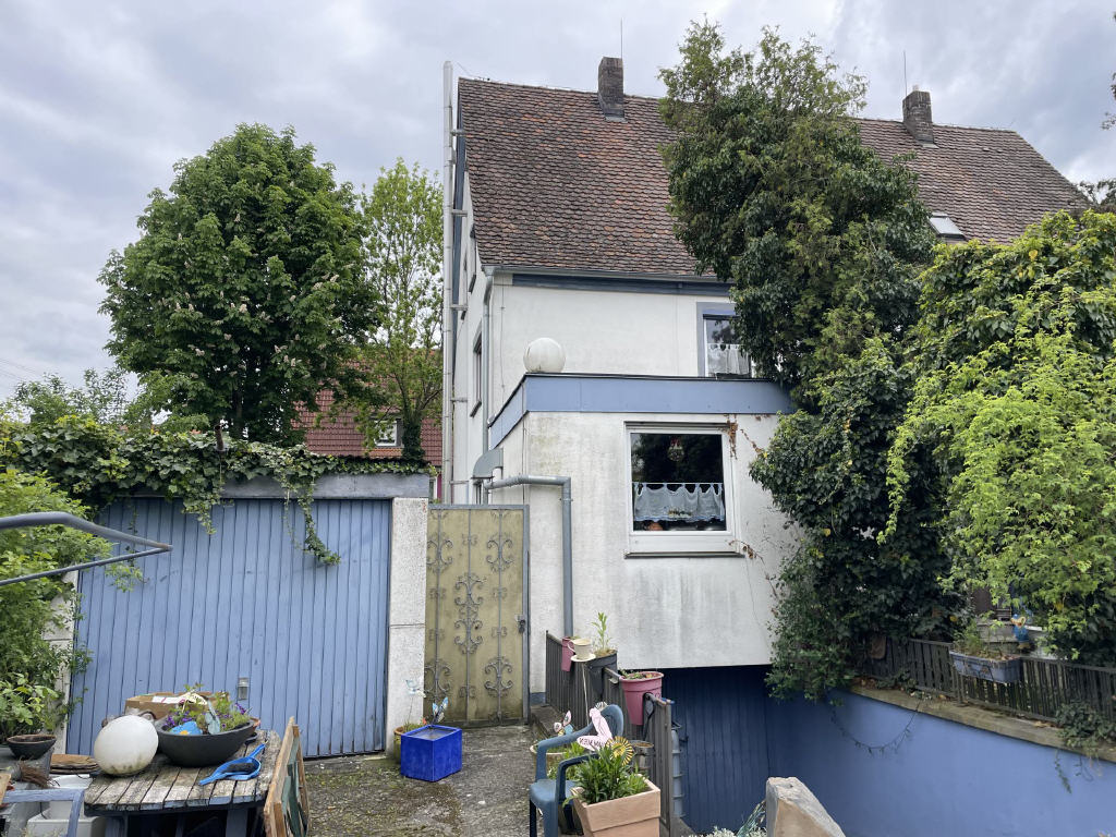Adosado de 7 habitaciónes en Bad Windsheim, Germany No. 287019