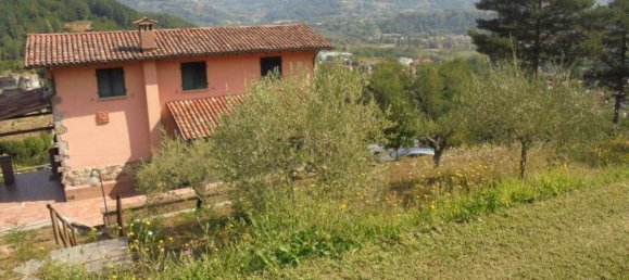 4 bedrooms House in Gallicano, Italy No. 708 4