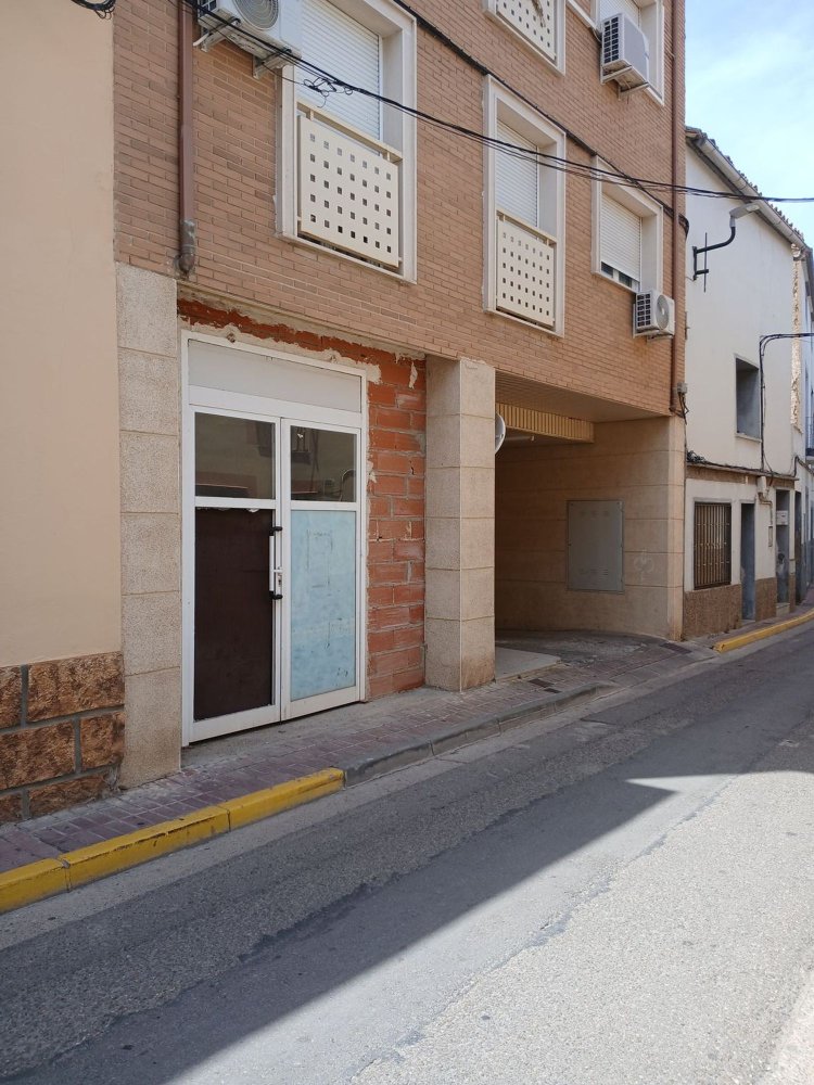 Propriété commerciale à Epila, Spain 243m² No. 155039