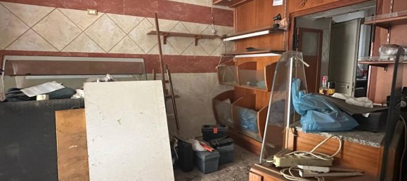 1 room Commercial property in Naples, Italy No. 17507 3