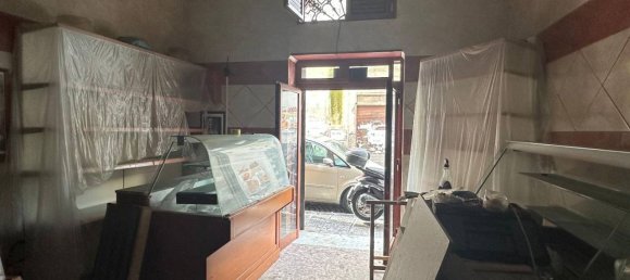 1 room Commercial property in Naples, Italy No. 17507 5