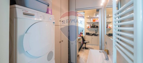 60m² Commercial property in Osio Sotto, Italy No. 364736 22