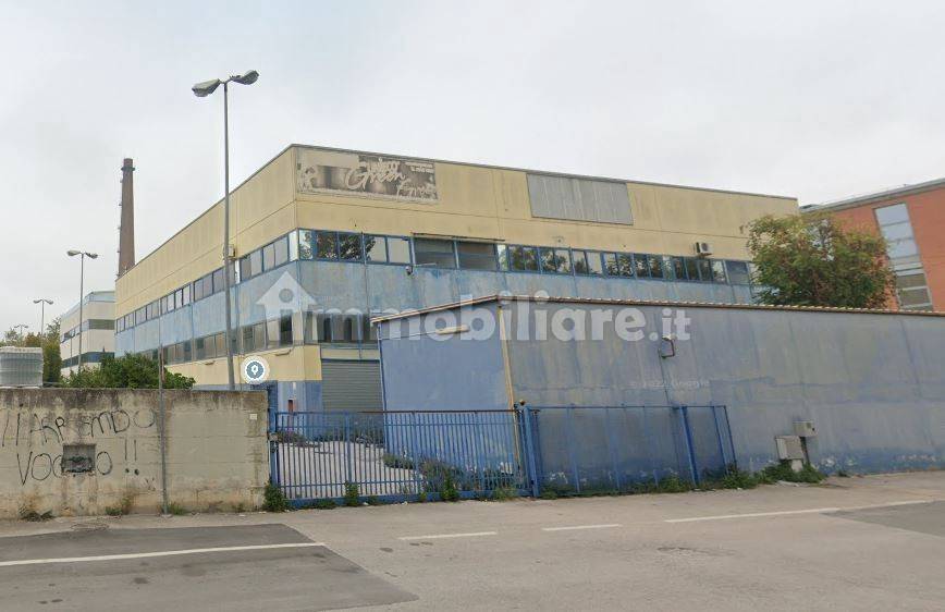 2750m² Warehouse in Caserta, Italy No. 113655