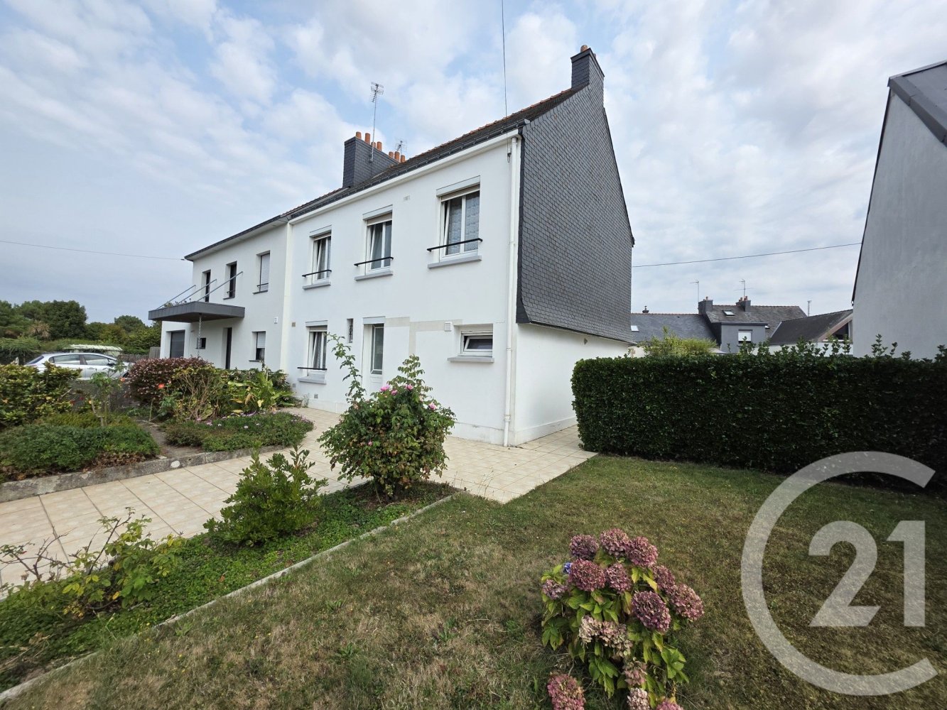 5 bedrooms House in Ploemeur, France No. 338821