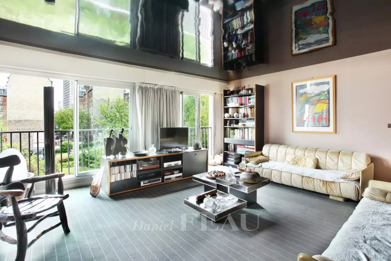 3 bedrooms Apartment in Paris, France No. 123031