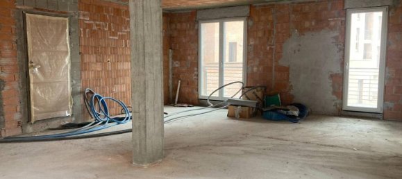 Квартира с 2 комнатами в Альба, Италия № 29146 3