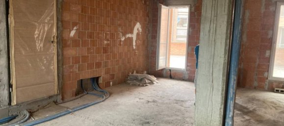 Квартира с 2 комнатами в Альба, Италия № 29146 6