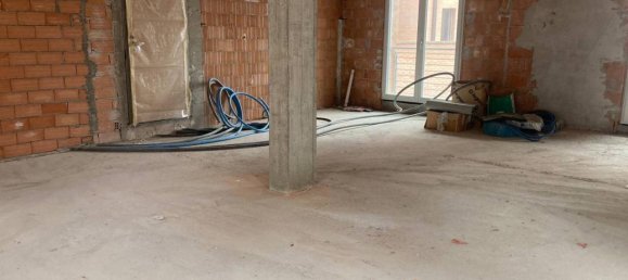 Квартира с 2 комнатами в Альба, Италия № 29146 2