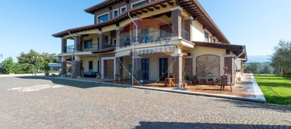 35 rooms Villa in Gallicano nel Lazio, Italy No. 380055 2