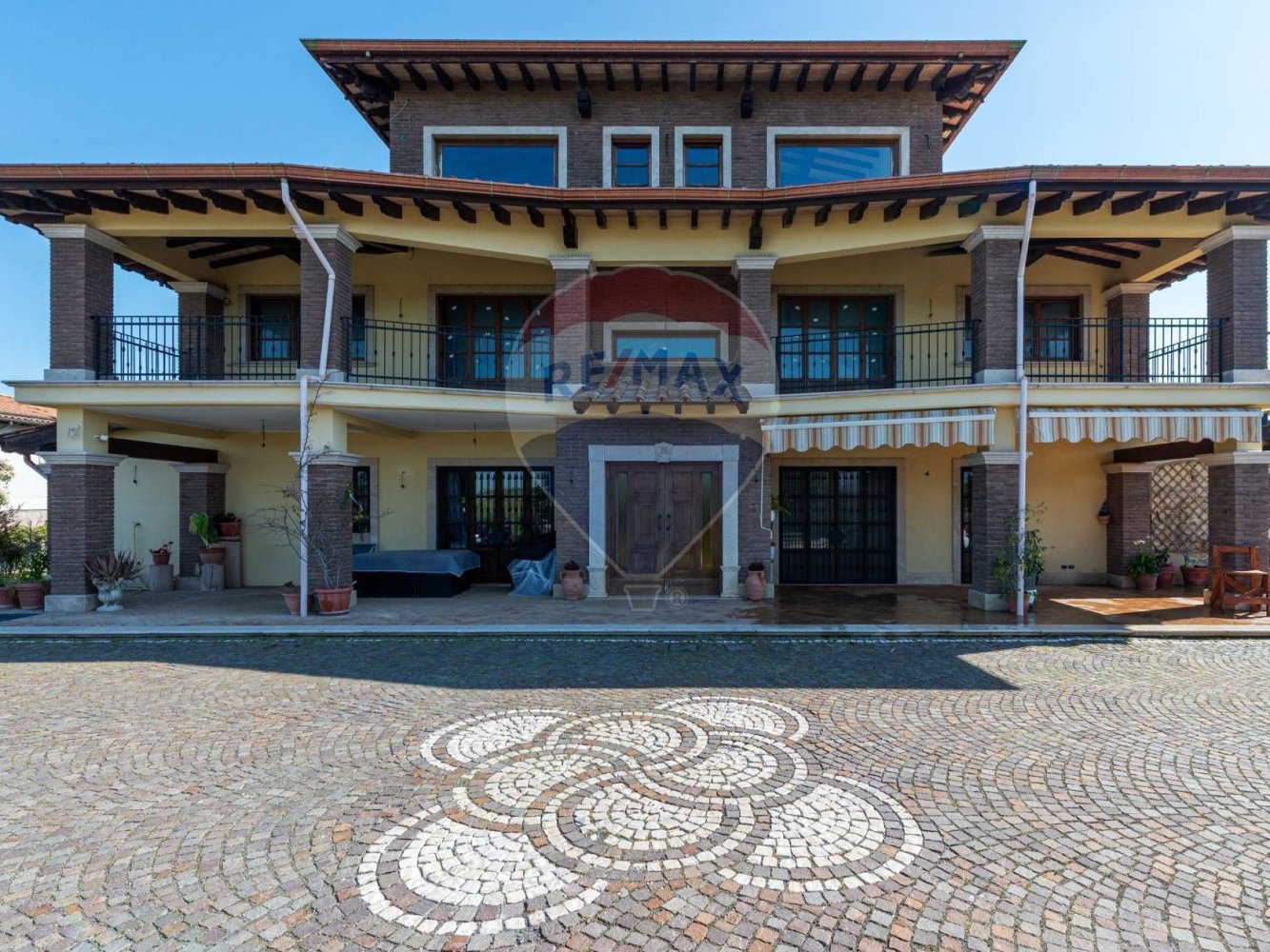 35 rooms Villa in Gallicano nel Lazio, Italy No. 380055