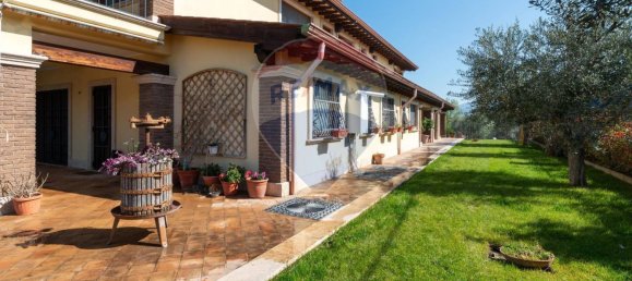 35 rooms Villa in Gallicano nel Lazio, Italy No. 380055 3