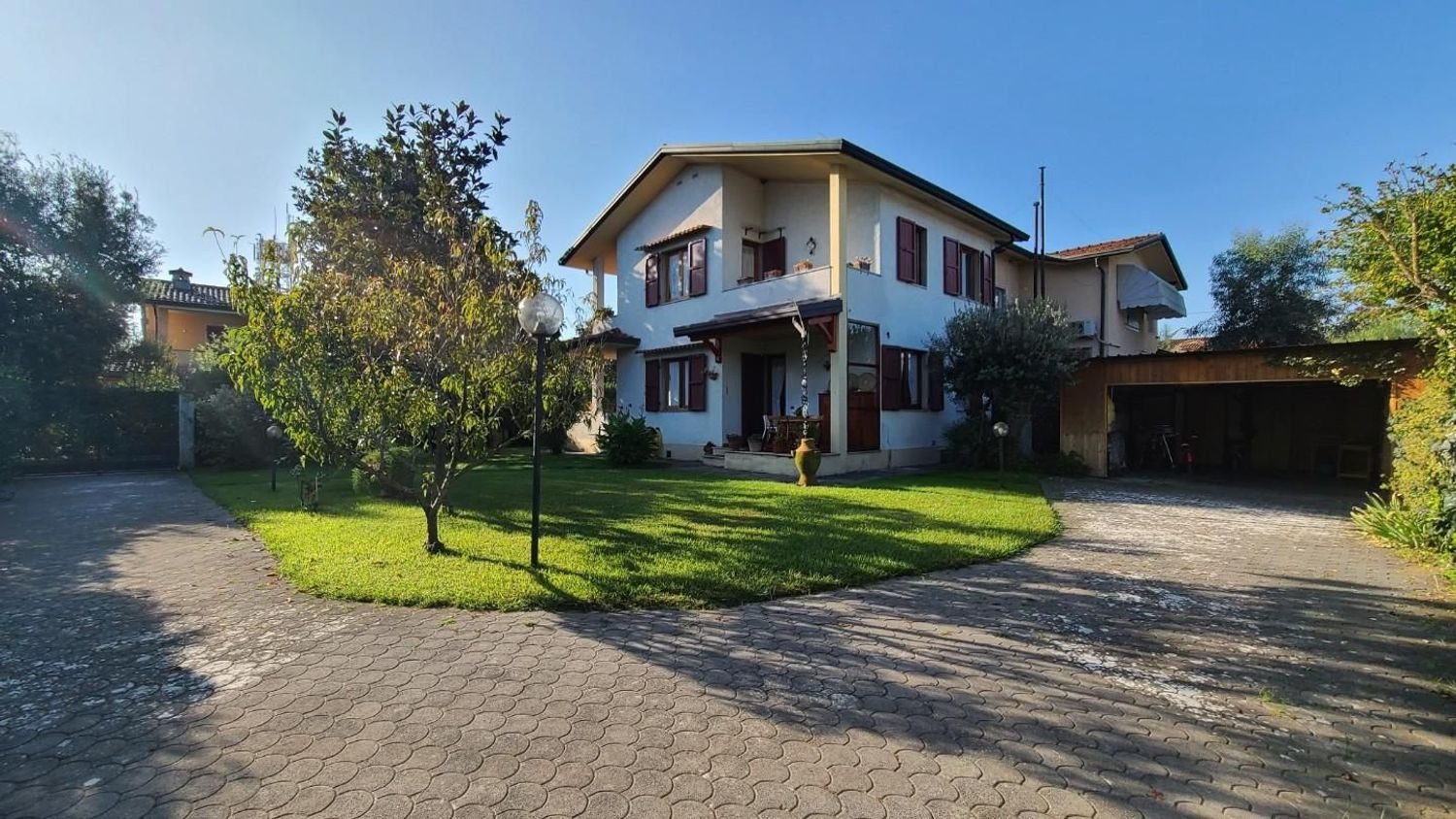 6 rooms Villa in Forte dei Marmi, Italy No. 36511
