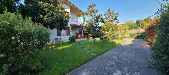 6 rooms Villa in Forte dei Marmi, Italy No. 36511 6