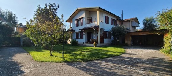 6 rooms Villa in Forte dei Marmi, Italy No. 36511 2