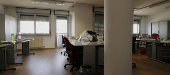 3 غرف نوم شقة في Bergamo, Italy رقم 179356 7