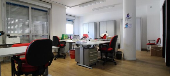 3 غرف نوم شقة في Bergamo, Italy رقم 179356 2