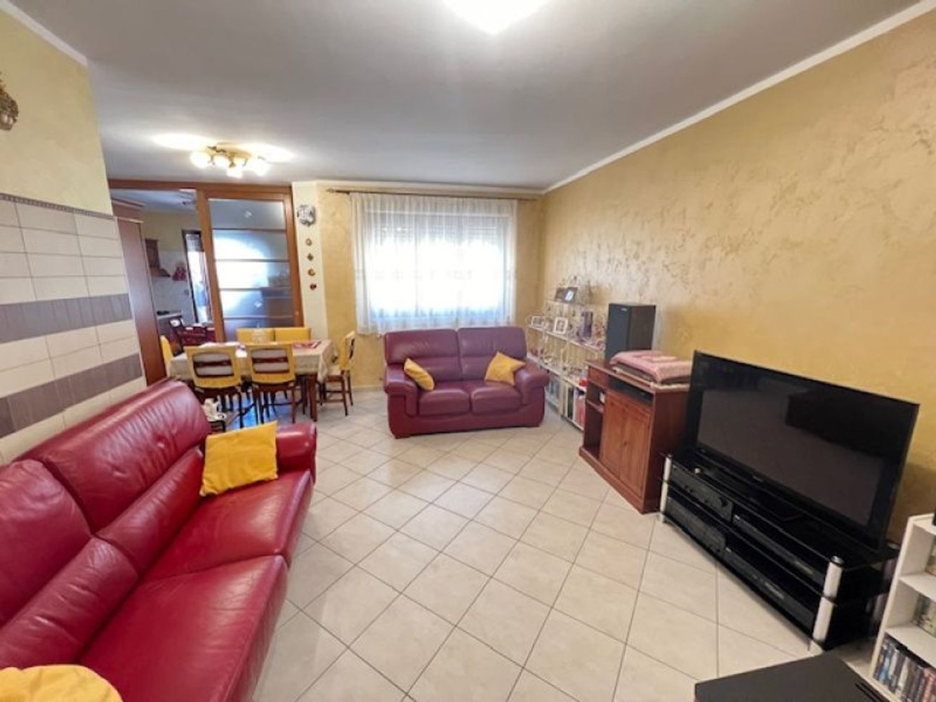 Квартира с 4 комнатами в Бриндизи, Италия № 119142