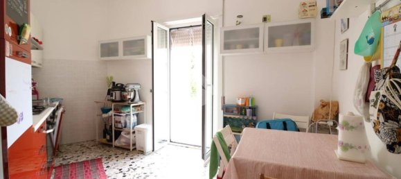 Apartamento de 2 dormitorios en Genzano di Roma, Italy No. 287043 6