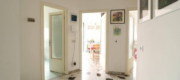 Apartamento de 2 dormitorios en Genzano di Roma, Italy No. 287043 5