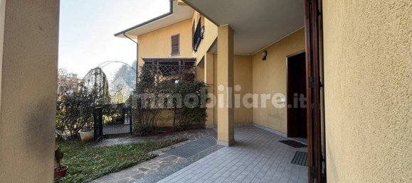 3 bedrooms Villa in Carnate, Italy No. 153008 6