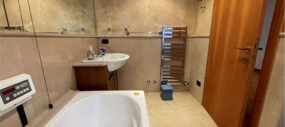 4 rooms Apartment in Venice, Italy No. 213442 8