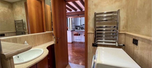 4 rooms Apartment in Venice, Italy No. 213442 5
