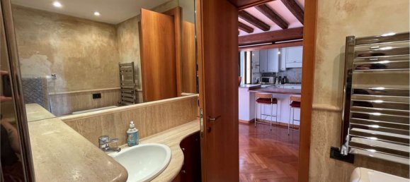4 rooms Apartment in Venice, Italy No. 213442 3