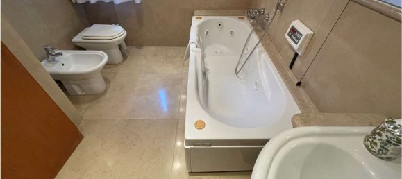 4 rooms Apartment in Venice, Italy No. 213442 9