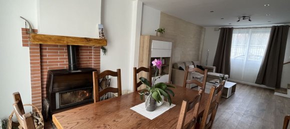 Casa de 3 dormitorios en Cires-les-Mello, France No. 76109 9