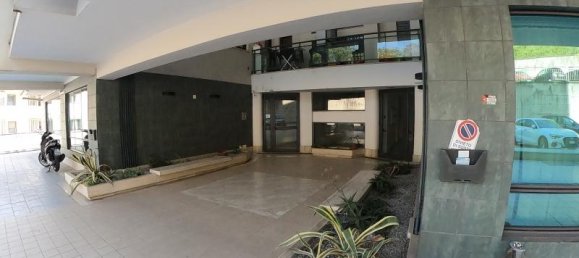 Квартира с 3 комнатами в Козенца, Италия № 76051 4