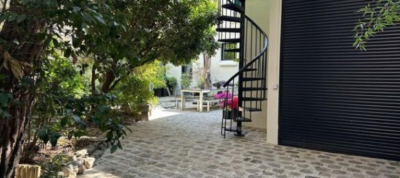 Casa de 4 dormitorios en Montreuil, France No. 359359 9