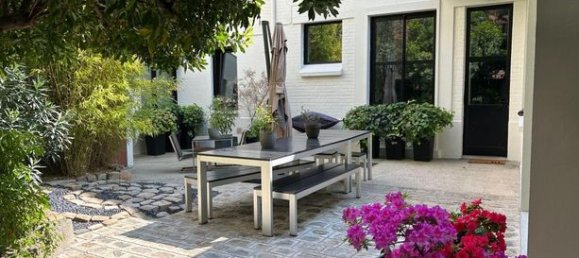 Casa de 4 dormitorios en Montreuil, France No. 359359 10